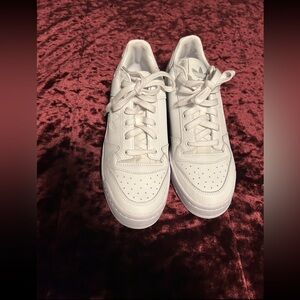 Adidas Women’s Size 8